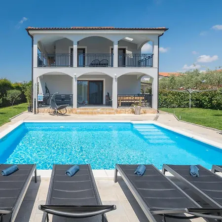 Gorgeous In With Swimming Pool * Poreč