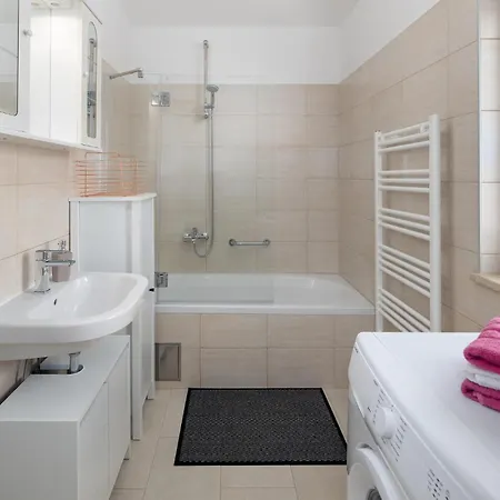 Appartamento Gorgeous In With Swimming Pool