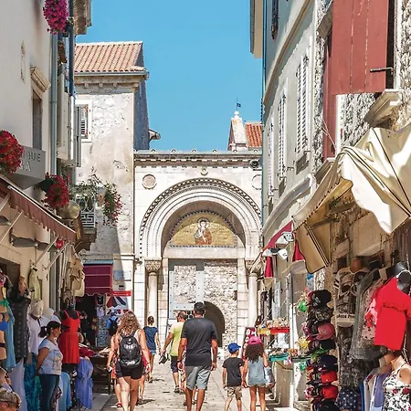 דירה Amazing In *